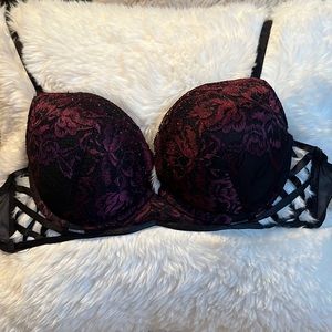 Beyond Sexy La Senza bra size: 36b *snag in the band*